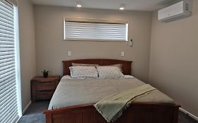 Pukekohe 2 Bedrooms Guesthouse